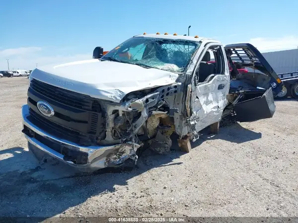 1FTRF3DT6KEE57476 2019 FORD F350 - Image 2