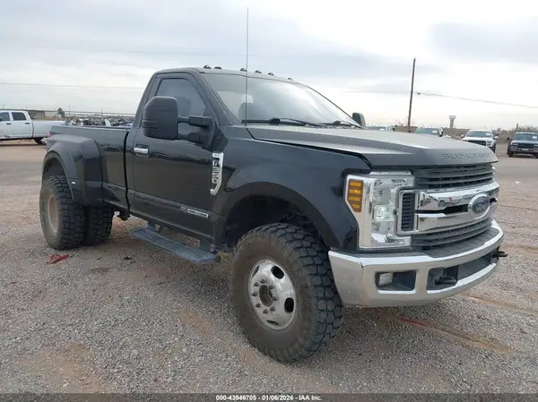 1FTRF3DT8JEC55964 2018 FORD F350 - Image 1