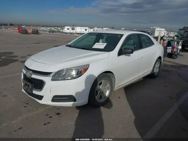 1G11B5SA1GF135263 2016 CHEVROLET MALIBU - Image 2