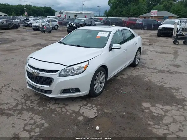 1G11E5SA1GF135061 2016 CHEVROLET MALIBU - Image 2