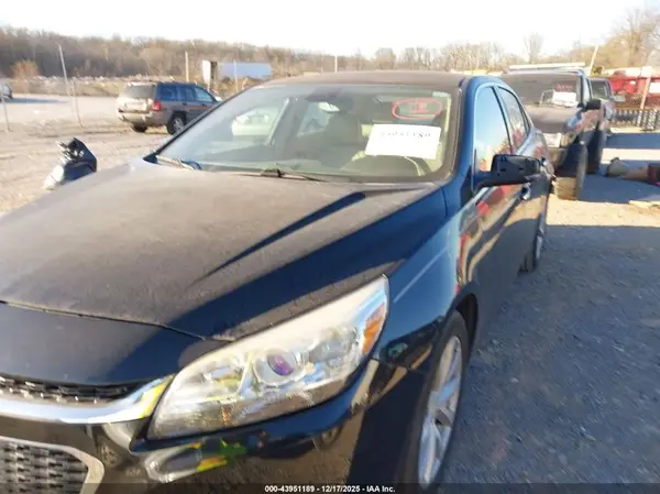 1G11E5SA1GU105375 2016 CHEVROLET MALIBU - Image 2