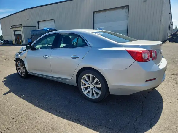 1G11E5SA2GU147070 2016 CHEVROLET MALIBU - Image 2