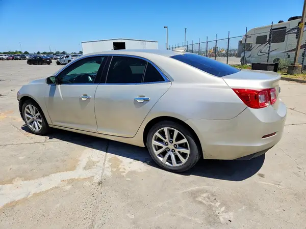 1G11E5SA3GF102157 2016 CHEVROLET MALIBU - Image 2