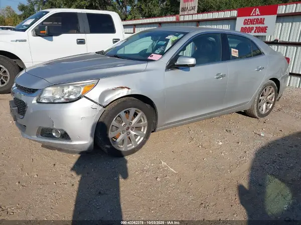 1G11E5SA3GF102319 2016 CHEVROLET MALIBU - Image 2