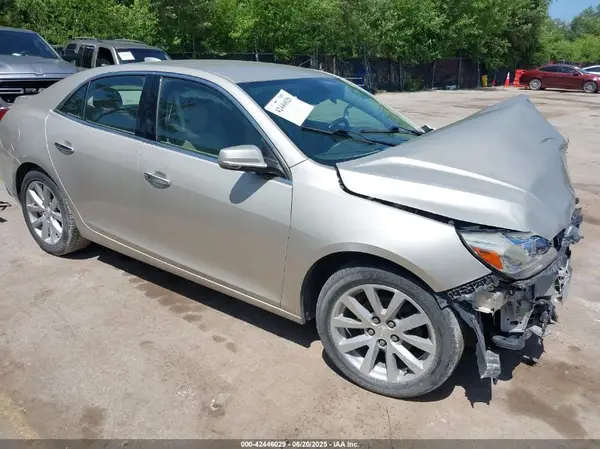 1G11E5SA3GF136227 2016 CHEVROLET MALIBU - Image 1