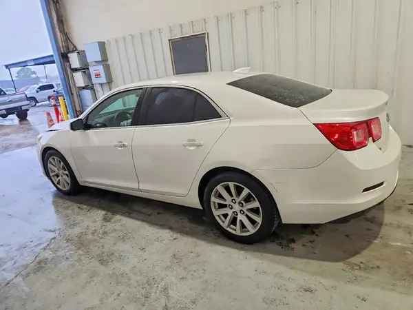 1G11E5SA4GF110929 2016 CHEVROLET MALIBU - Image 2