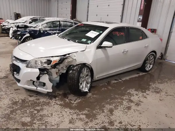 1G11E5SA4GF113930 2016 CHEVROLET MALIBU - Image 2