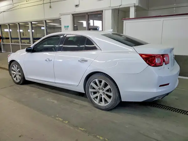 1G11E5SA5GU155356 2016 CHEVROLET MALIBU - Image 2