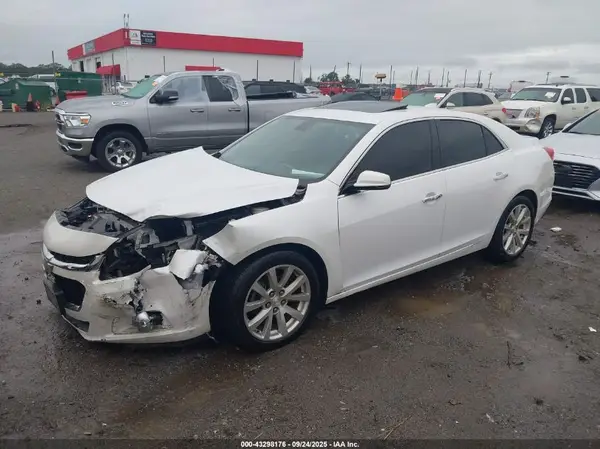 1G11E5SA7GF158439 2016 CHEVROLET MALIBU - Image 2
