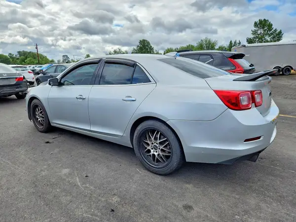 1G11E5SA8GF108892 2016 CHEVROLET MALIBU - Image 2