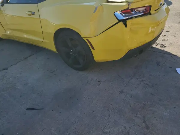1G1FB1RS0J0138047 2018 CHEVROLET CAMARO - Image 2