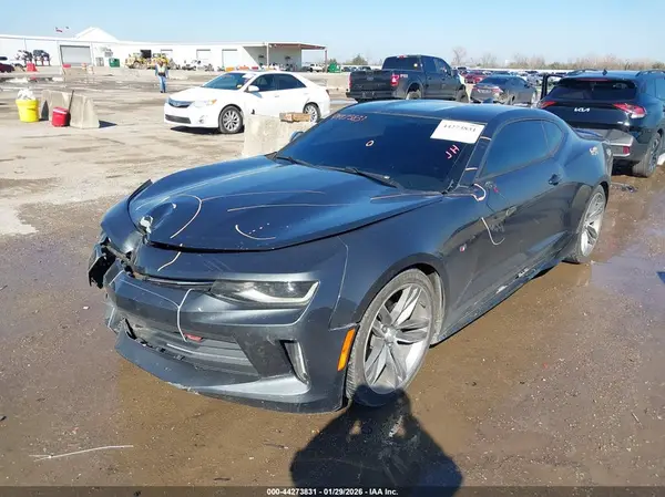 1G1FB1RS0J0189502 2018 CHEVROLET CAMARO - Image 2