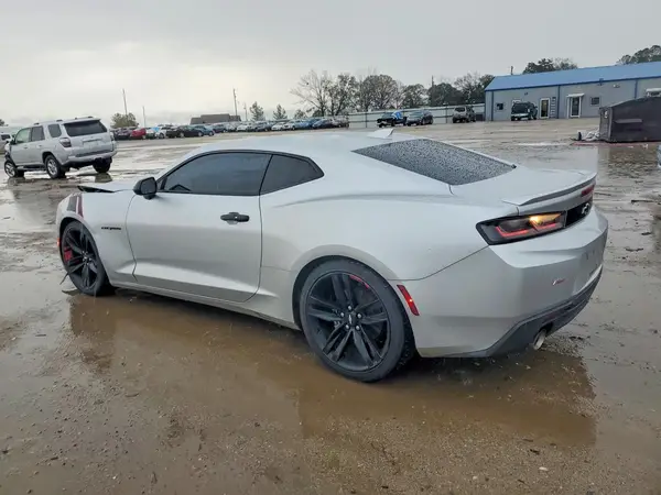 1G1FB1RS1J0148618 2018 CHEVROLET CAMARO - Image 2