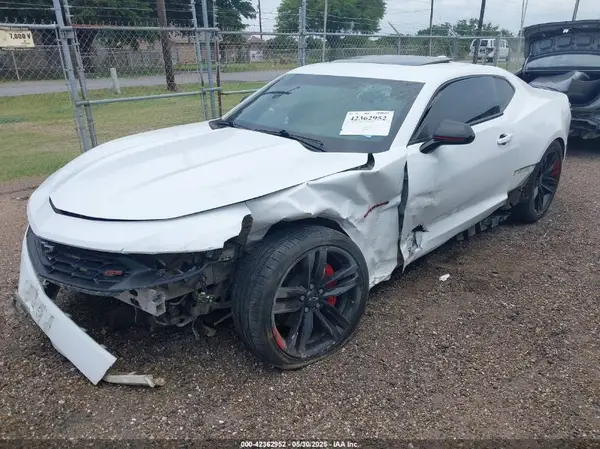 1G1FB1RS1M0127630 2021 CHEVROLET CAMARO - Image 2