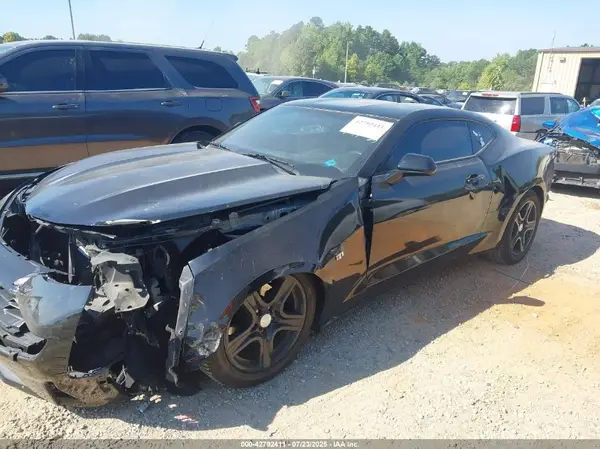 1G1FB1RS2K0114043 2019 CHEVROLET CAMARO - Image 2
