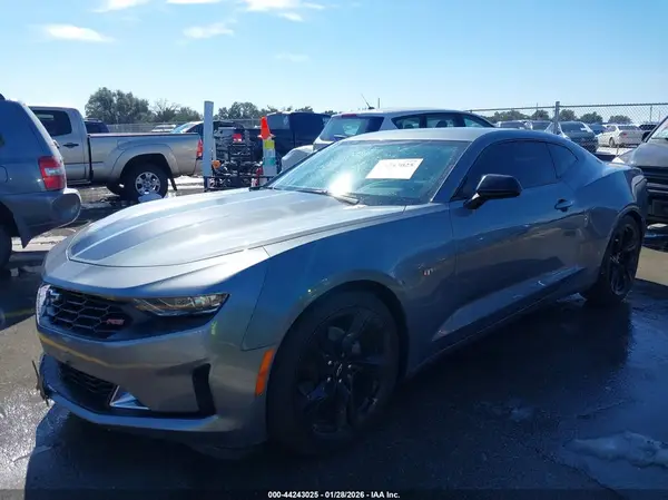 1G1FB1RS2M0110657 2021 CHEVROLET CAMARO - Image 2
