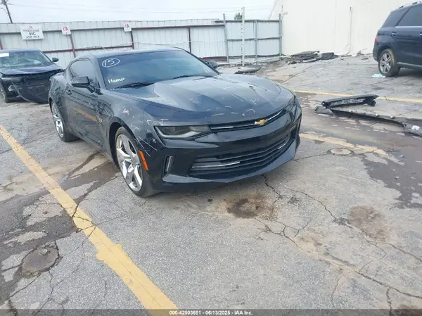 1G1FB1RS3J0180762 2018 CHEVROLET CAMARO - Image 1