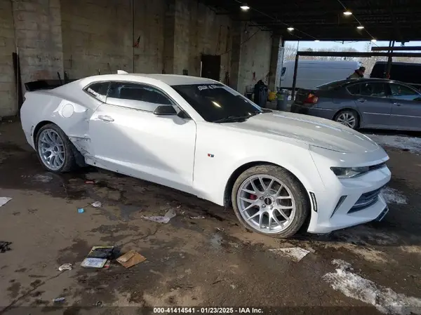 1G1FB1RS6J0136139 2018 CHEVROLET CAMARO - Image 1