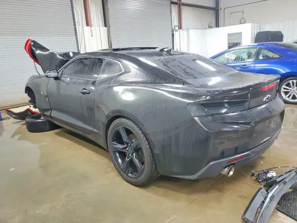 1G1FB1RS7J0129765 2018 CHEVROLET CAMARO - Image 2