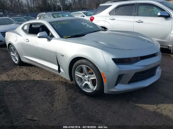 1G1FB1RX0J0138075 2018 CHEVROLET CAMARO - Image 1
