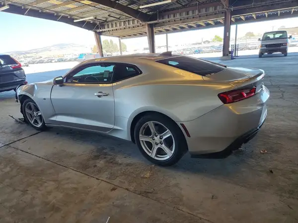 1G1FB1RX1J0156133 2018 CHEVROLET CAMARO - Image 2