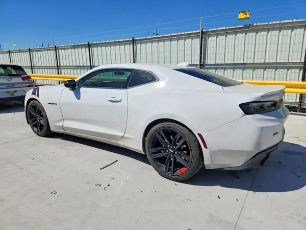 1G1FB1RX1J0188161 2018 CHEVROLET CAMARO - Image 2