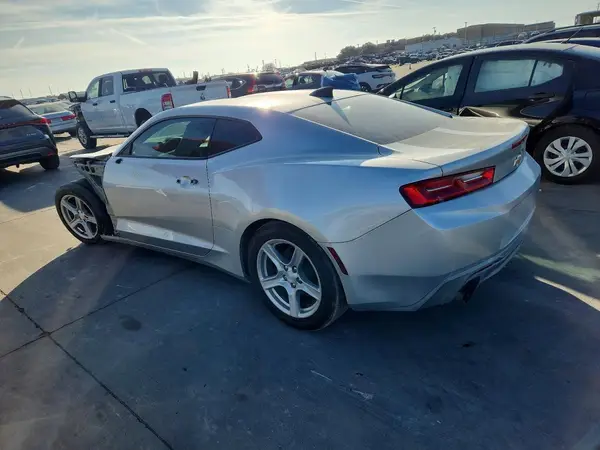 1G1FB1RX5J0133826 2018 CHEVROLET CAMARO - Image 2