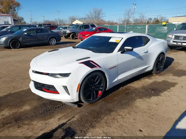1G1FB1RX6H0208561 2017 CHEVROLET CAMARO - Image 2