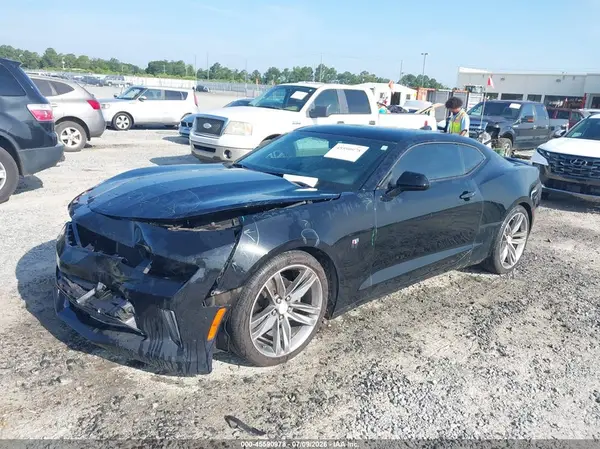 1G1FB1RX6J0105338 2018 CHEVROLET CAMARO - Image 2