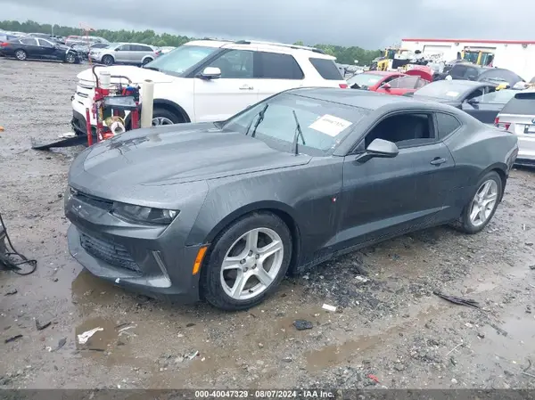 1G1FB1RX8H0165437 2017 CHEVROLET CAMARO - Image 2