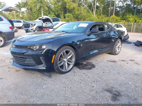 1G1FB1RX8H0180925 2017 CHEVROLET CAMARO - Image 2