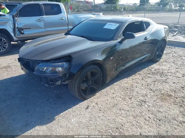 1G1FB1RX8J0185564 2018 CHEVROLET CAMARO - Image 2