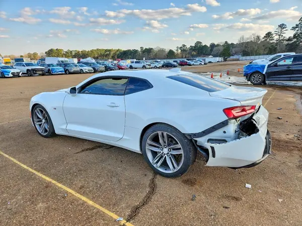 1G1FB1RX8J0185872 2018 CHEVROLET CAMARO - Image 2