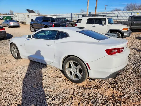 1G1FB1RX8K0135569 2019 CHEVROLET CAMARO - Image 2