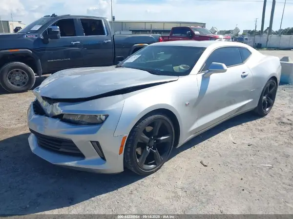 1G1FB1RXXJ0143204 2018 CHEVROLET CAMARO - Image 2