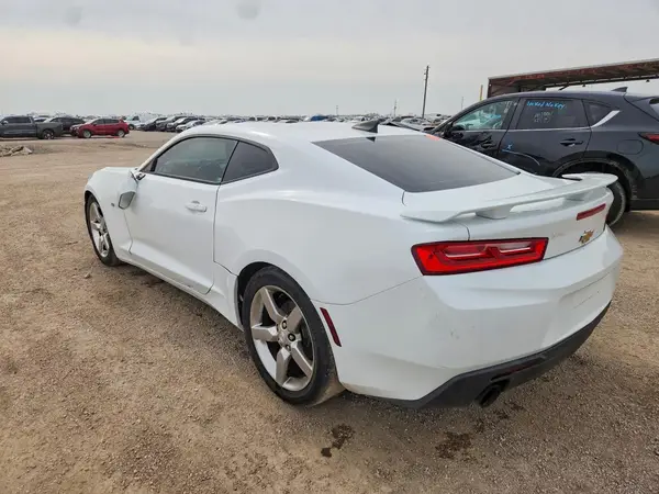 1G1FB1RXXJ0147057 2018 CHEVROLET CAMARO - Image 2