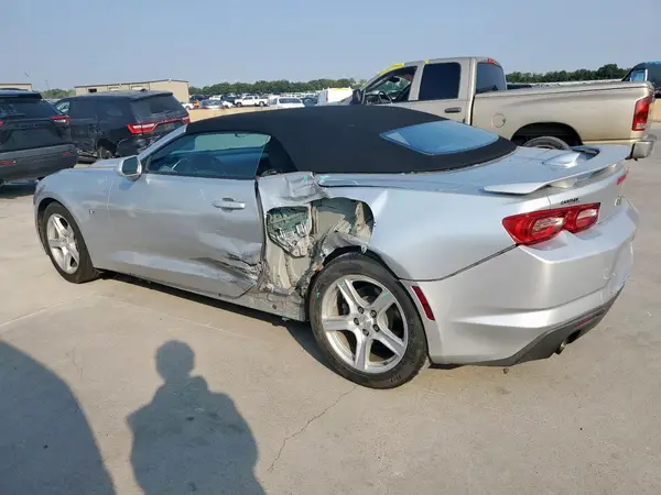 1G1FB3DS1K0133556 2019 CHEVROLET CAMARO - Image 2