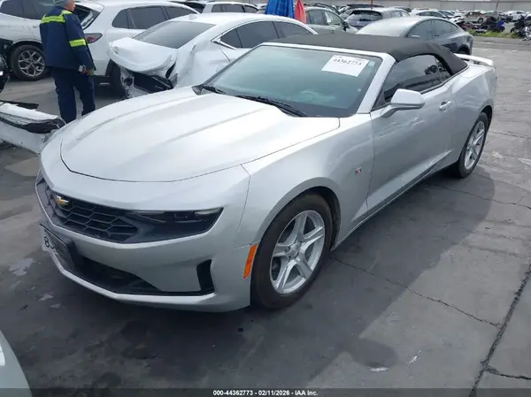 1G1FB3DS3K0144607 2019 CHEVROLET CAMARO - Image 2