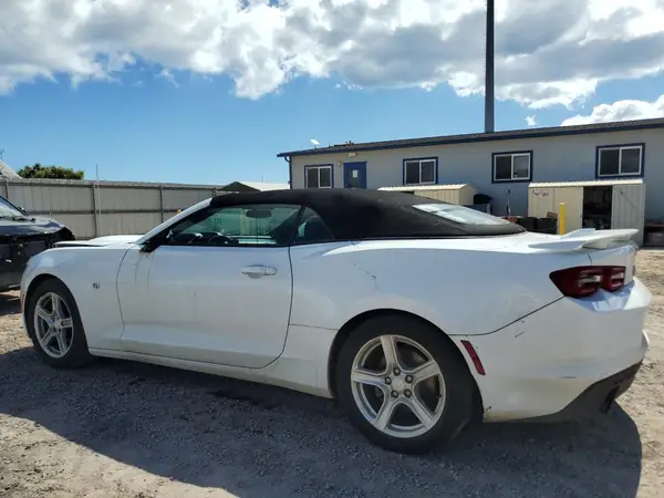 1G1FB3DS5K0117263 2021 CHEVROLET CAMARO - Image 2