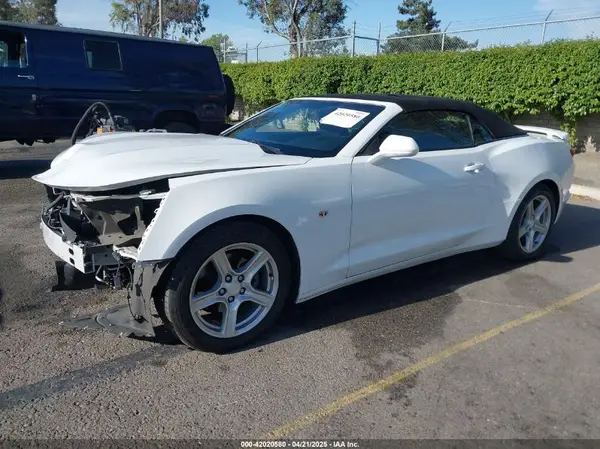 1G1FB3DS7K0120438 2019 CHEVROLET CAMARO - Image 2