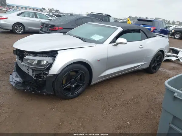 1G1FB3DX1J0121529 2018 CHEVROLET CAMARO - Image 2