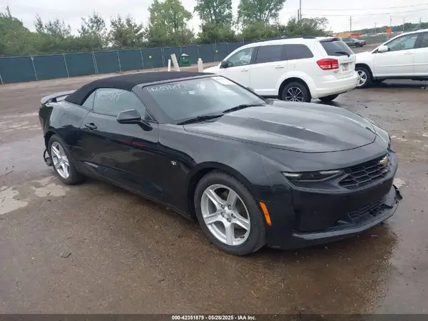 1G1FB3DX3K0132114 2019 CHEVROLET CAMARO - Image 1
