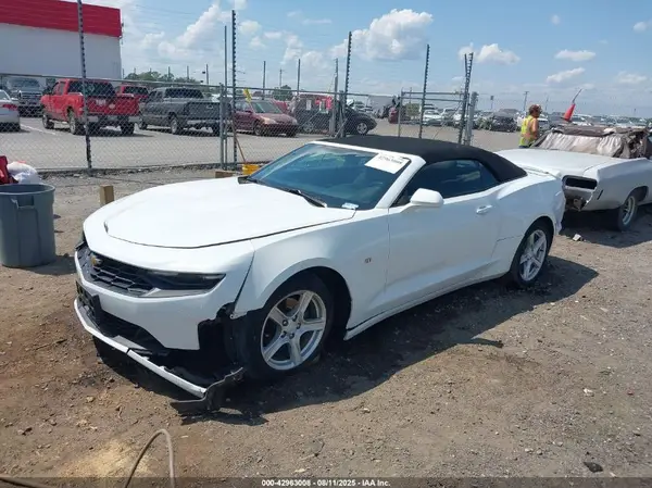 1G1FB3DX7K0114263 2019 CHEVROLET CAMARO - Image 2