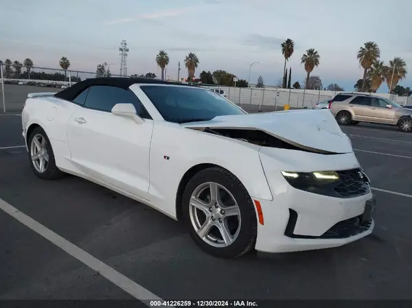 1G1FB3DXXK0127668 2019 CHEVROLET CAMARO - Image 1