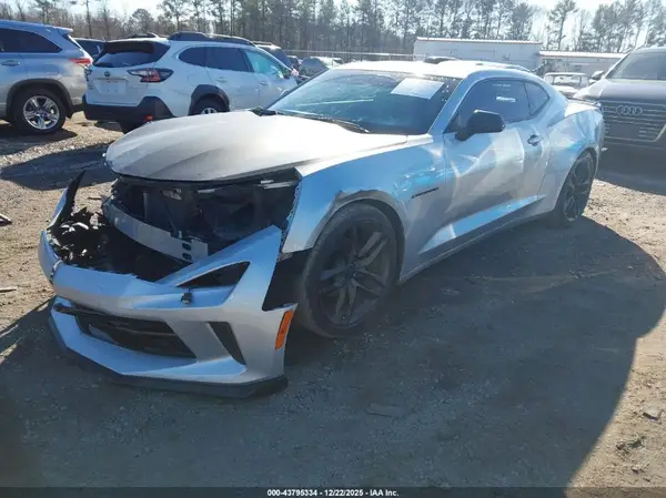 1G1FC1RS8J0114057 2018 CHEVROLET CAMARO - Image 2