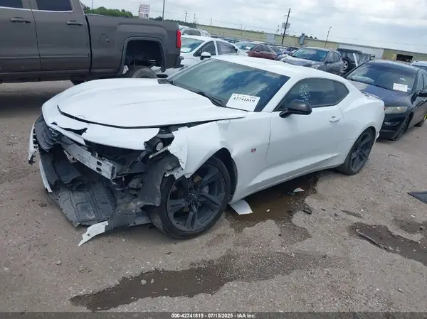 1G1FD1RS6M0141453 2021 CHEVROLET CAMARO - Image 2
