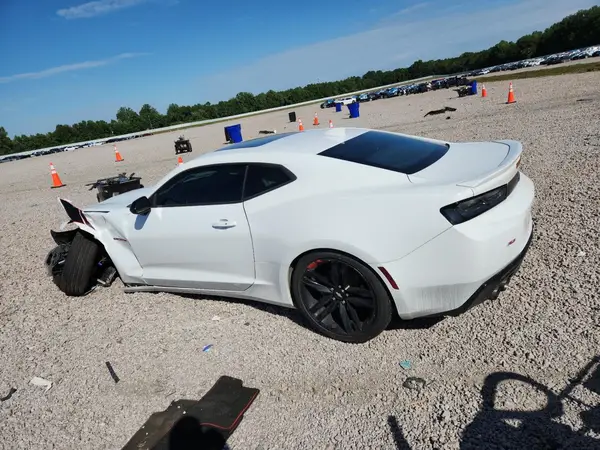 1G1FD1RS9J0189122 2018 CHEVROLET CAMARO - Image 2