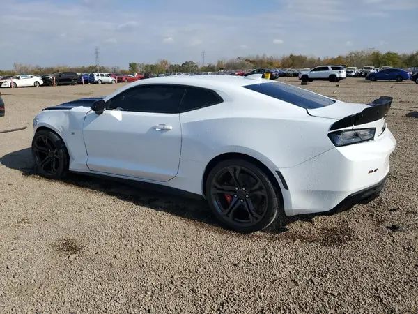 1G1FE1R70J0168913 2018 CHEVROLET CAMARO - Image 2