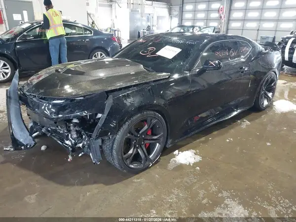 1G1FE1R71J0142997 2018 CHEVROLET CAMARO - Image 2