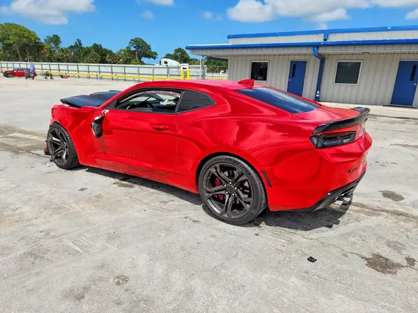 1G1FE1R72H0210430 2017 CHEVROLET CAMARO - Image 2